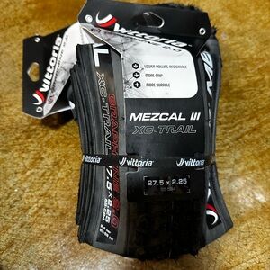 New Vittoria Mezcal 27.5 x 2.25 tires. This is for a pair of tires. Anth/Blk/Blk